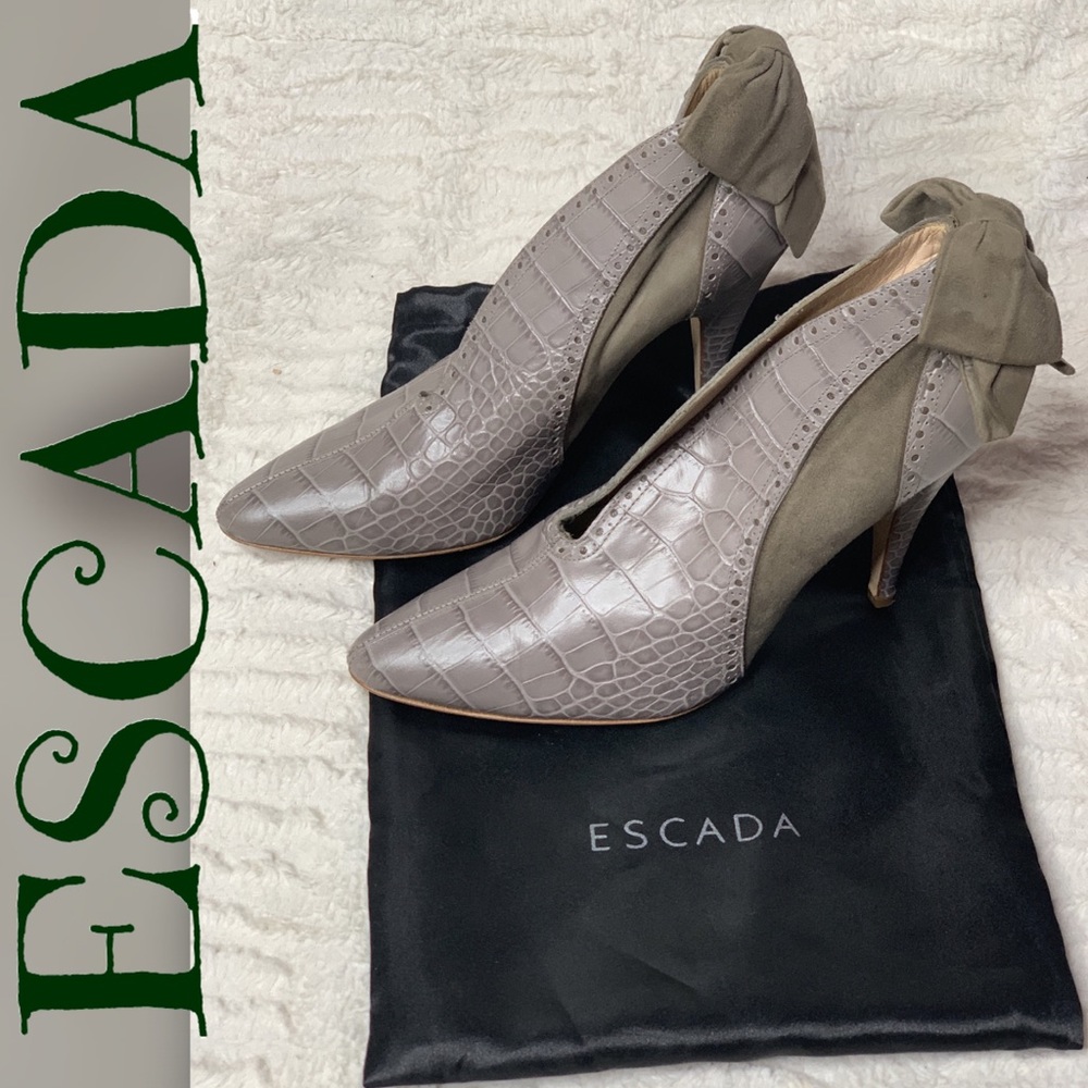 Escada Olive Green Bow-Back Booties